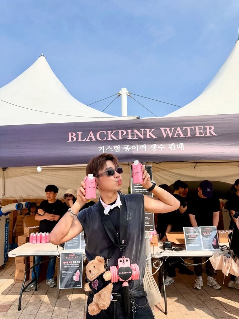 BlackPink water - blink water