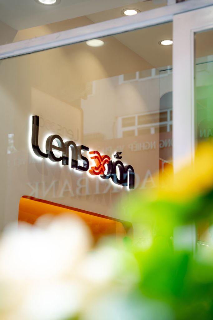 Mắt bạn hợp dòng chất liệu lens nào? Khám phá bí mật chọn lens chuẩn xịn