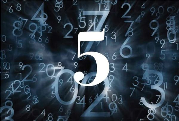 Số chủ đạo 5 là ai? Giải mã tính cách – tình yêu – sự nghiệp