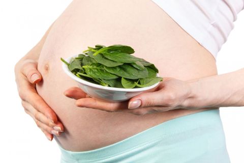 Is It Good For Pregnant Women To Eat Spinach?