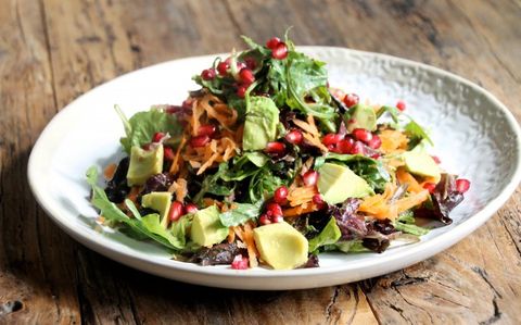 THƯỞNG THỨC MÓN BABY SALAD LEAVES MIX CÀ RỐT, HẠT LỰU NGON NGẤT NGÂY