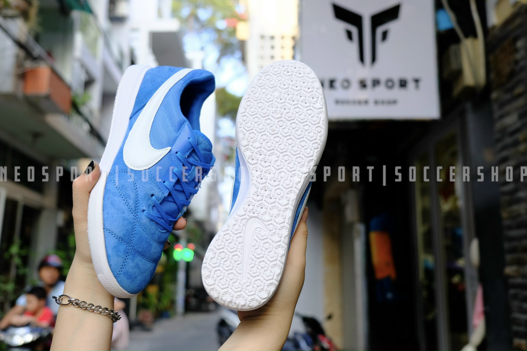 Giày Đá Banh Futsal - Sân Trong Nhà