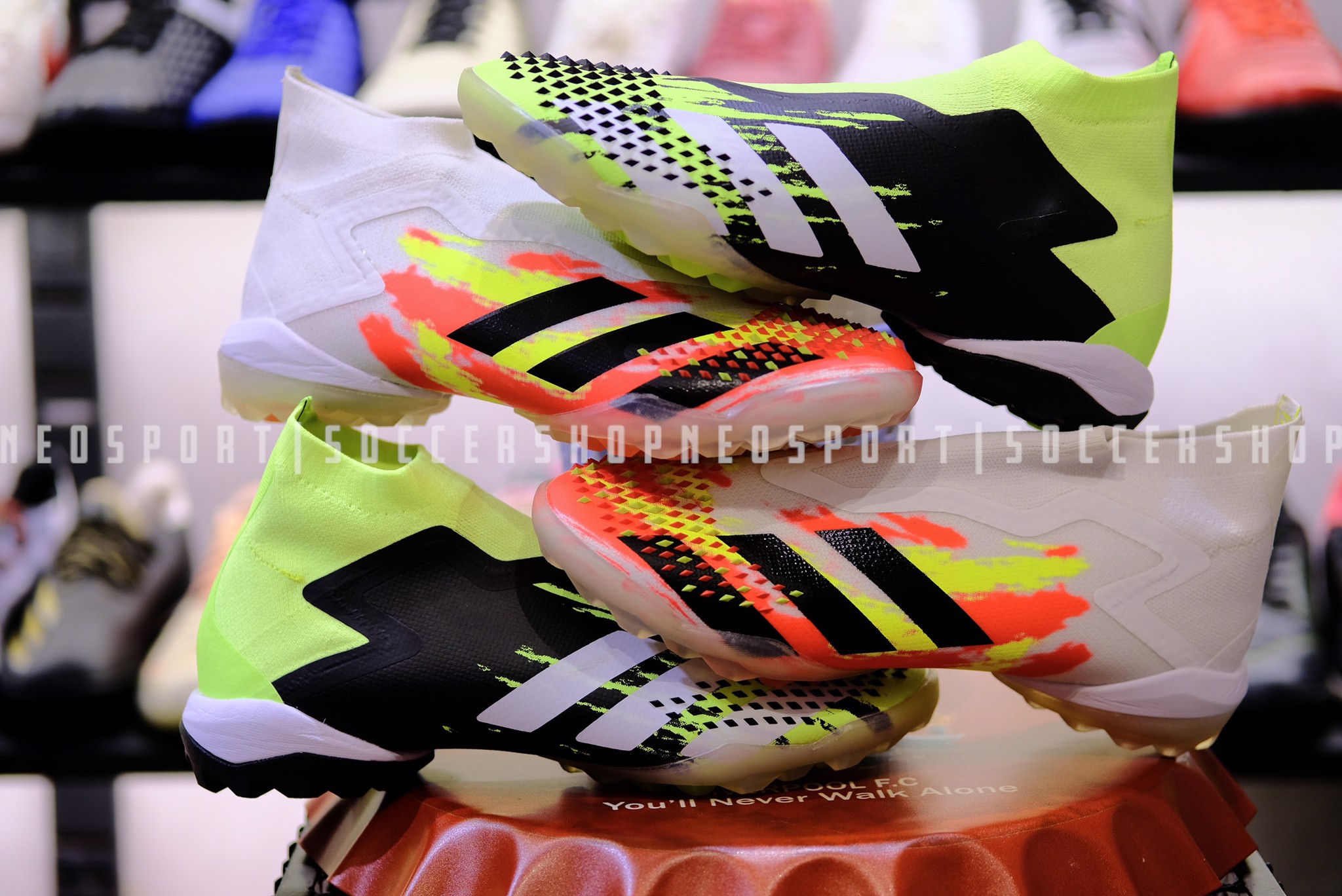 Giày Bóng Đá Predator