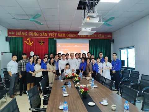 Tuổi trẻ y khoa Bắc Giang đối thoại với nhà báo Phan Đăng