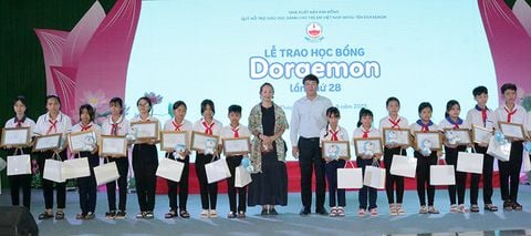 Bí thư Tỉnh ủy Lê Quốc Phong dự Lễ trao học bổng Doraemon lần thứ 28 năm 2023