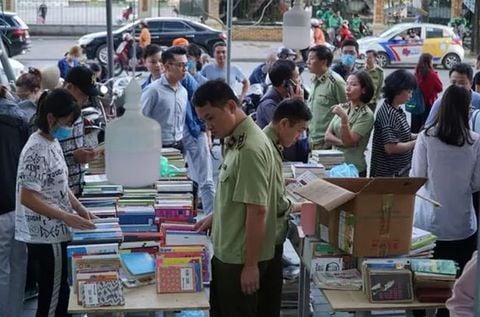 Loạn thị trường sách giả, sách thật