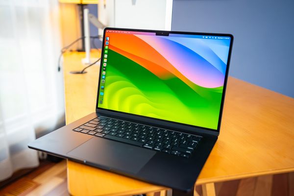 MacBook Air M3 - Chiếc laptop tốt nhất cho AI