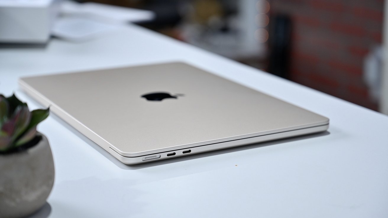 MacBook Air M2 13 inch có hai phân khúc cấu hình