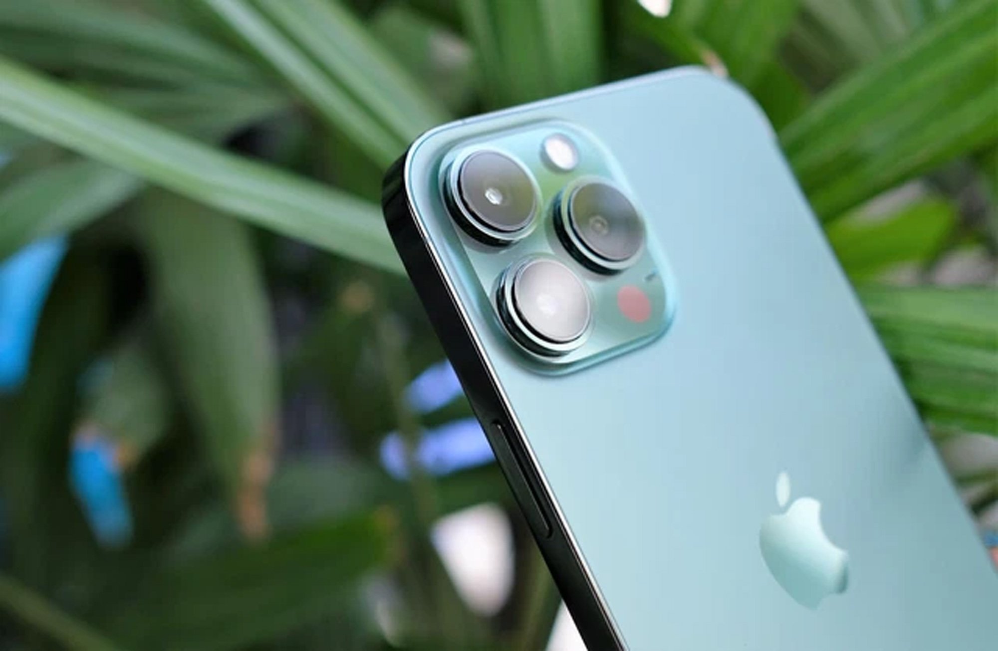 Chi tiết iPhone 13 Pro Max màu xanh mới về Việt Nam