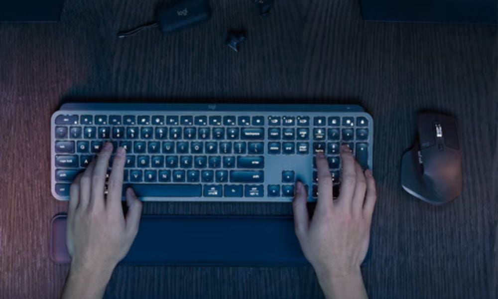 combo-chuot-va-ban-phim-logitech-mx-keys-s