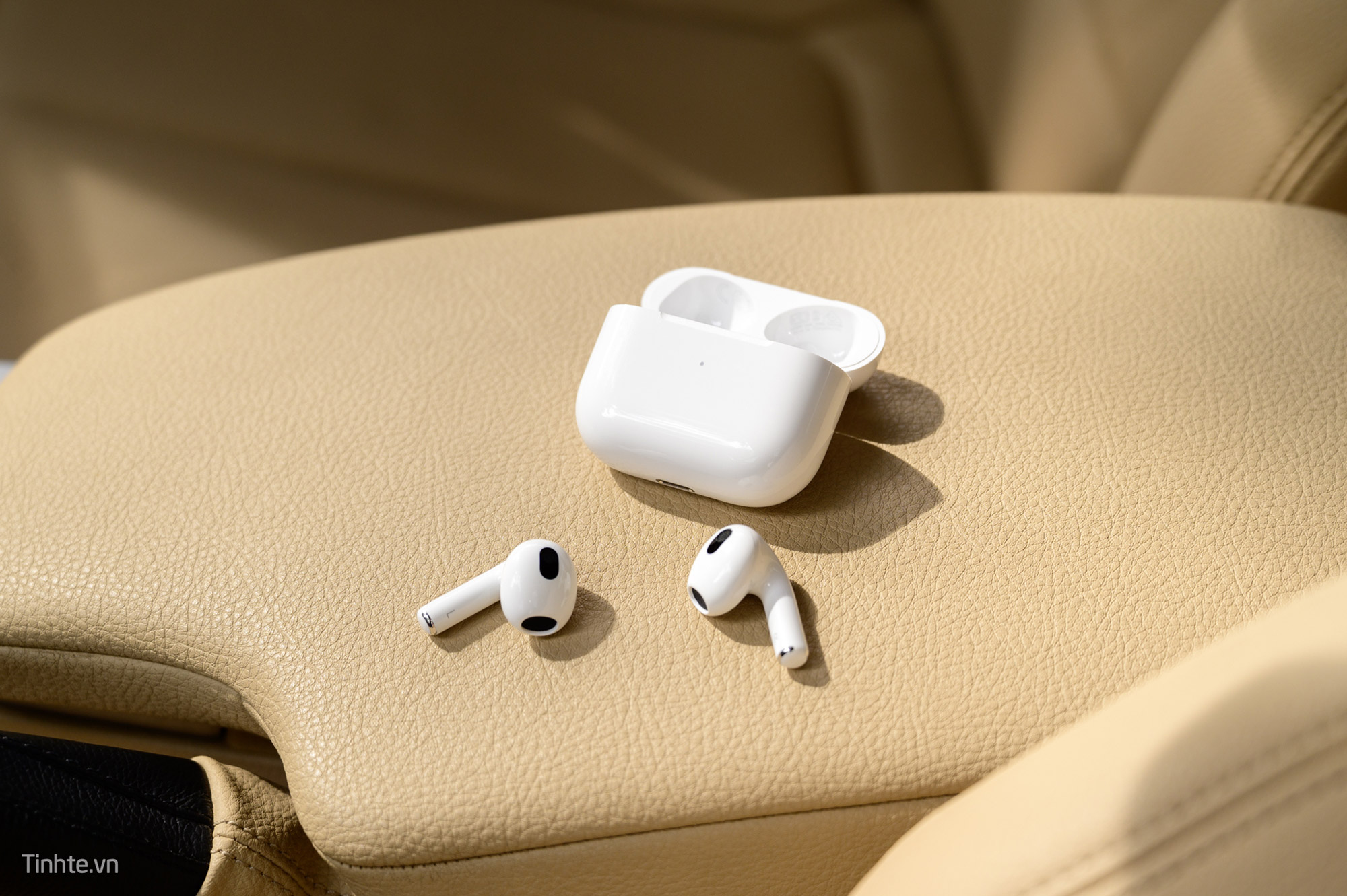 Vender trên tay AirPods 3 đầu tiên tại Việt Nam, đánh giá chi tiết