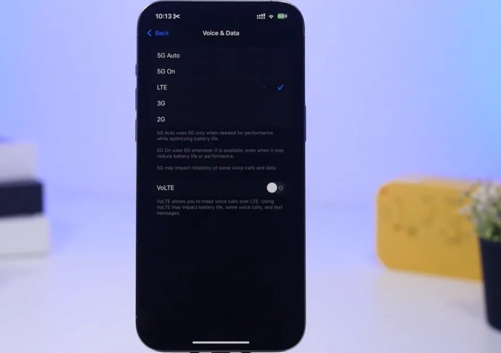 Chuyển sang LTE khi 5G yếu để iPhone giảm hao pin trên iOS 18.4