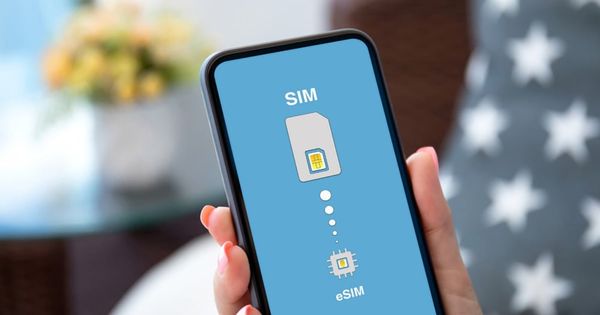 iPhone 14 series có thể bỏ khay SIM vật lý để sử dụng eSIM