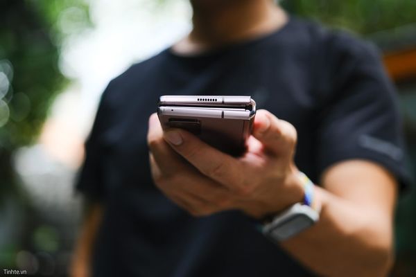 Khi nào Apple mới tung iPhone màn hình gập?
