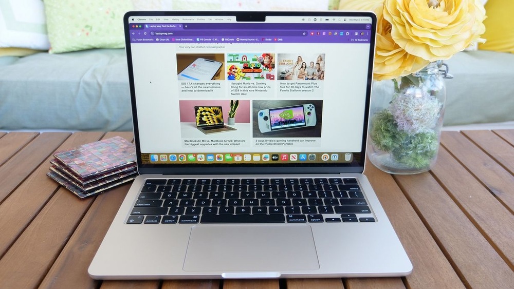 MacBook Air với độ sáng màn hình cao