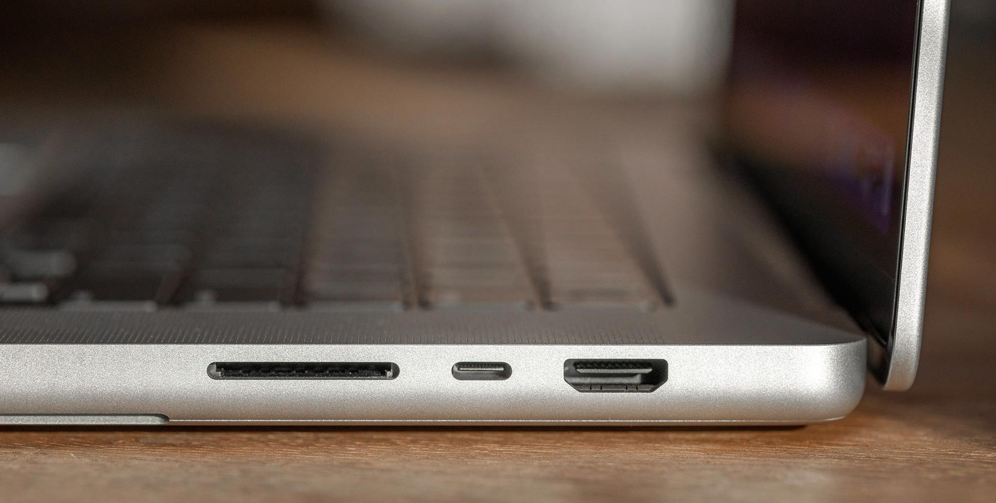 Đánh giá chi tiết MacBook Pro 16-inch M1: Mẫu laptop tốt nhất 2021