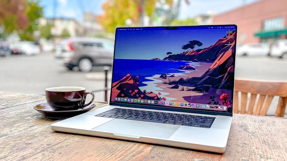 MacBook Pro M4 với màn hình Liquid Retina XDR sắc nét