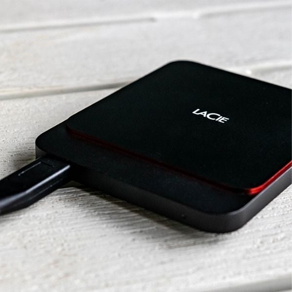 Sao lưu trên ổ cứng 1TB Lacie Portable