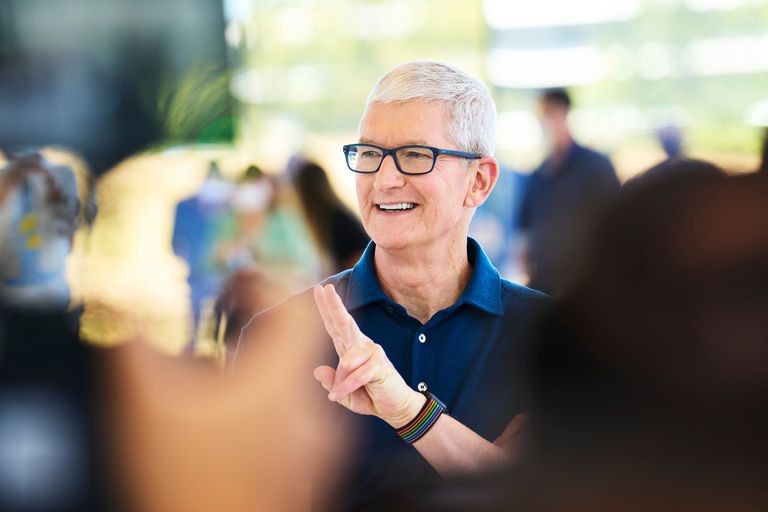 CEO Apple Tim Cook đến Việt Nam, đã có mặt tại Hà Nội vào ngày 15-16/4/2024