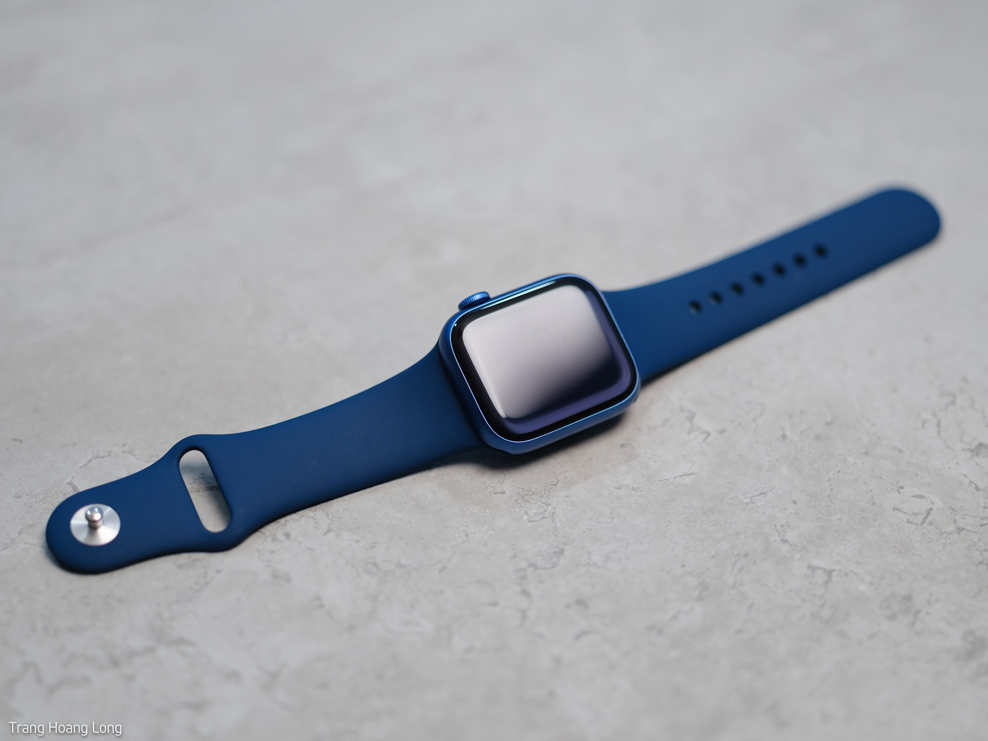Vender trên tay Apple Watch Serial 7 đầu tiên tại Việt Nam
