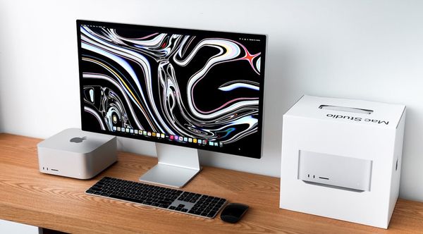 Đập hộp và đánh giá nhanh màn hình Apple Studio Display đầu tiên tại Việt Nam