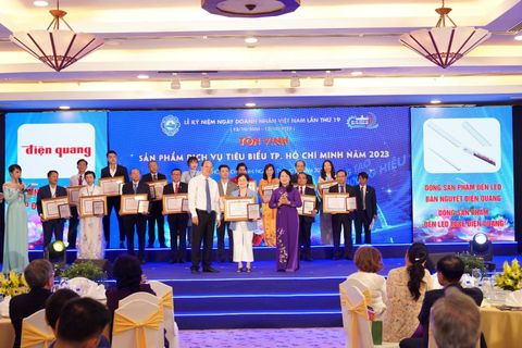 DIEN QUANG GROUP'S PRODUCTS RECEIVED THE  TITLE “EXEMPLARY PRODUCTS AND SERVICES OF HO CHI MINH CITY 2023”