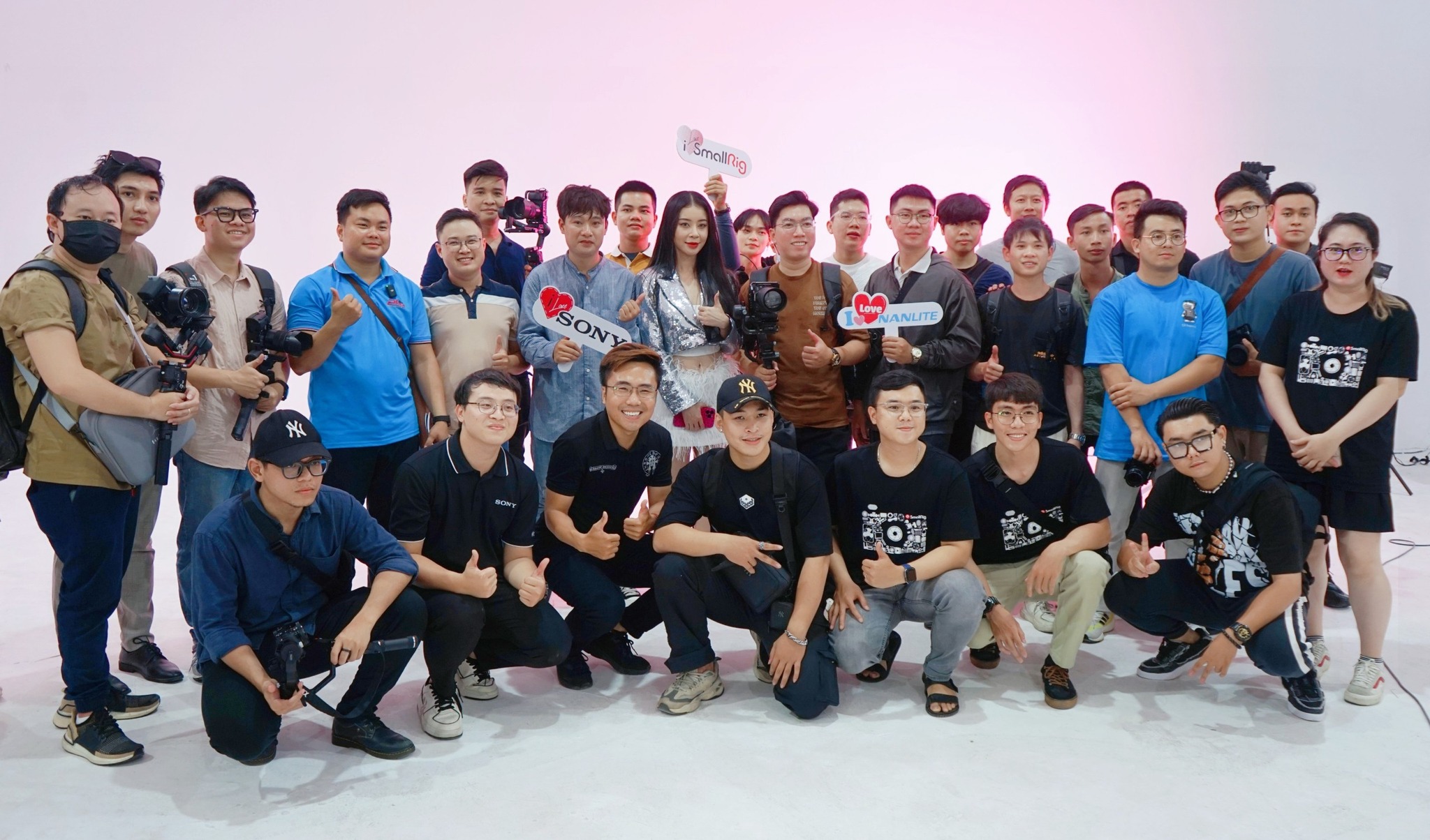 HÌNH ẢNH WORKSHOP HƯỚNG DẪN QUAY VIDEO FASHION TRÊN TIKTOK