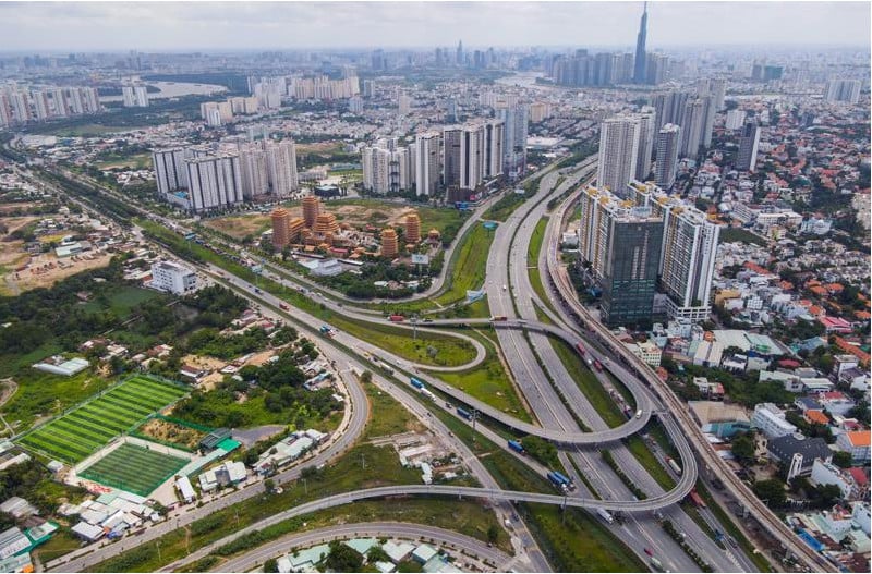 Mặc dù phải đối mặt với nhiều khó khăn, nhưng thị trường bất động sản Việt Nam vẫn đứng trước hai cơ hội lớn trong năm 2023, đến từ việc khung pháp lý tiếp tục được hoàn thiện, và nhiều dự án cơ sở hạ tầng tiếp tục triển khai…