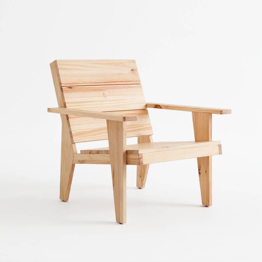 Ghế ngồi được sản xuất bằng gỗ thông