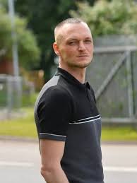 Làm mất ổ cứng, người đàn ông quyết mua luôn bãi rác!