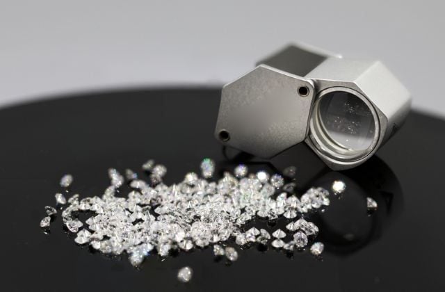 1 ly kim cương bao nhiêu tiền? Giá kim cương tấm 1 ly 2026