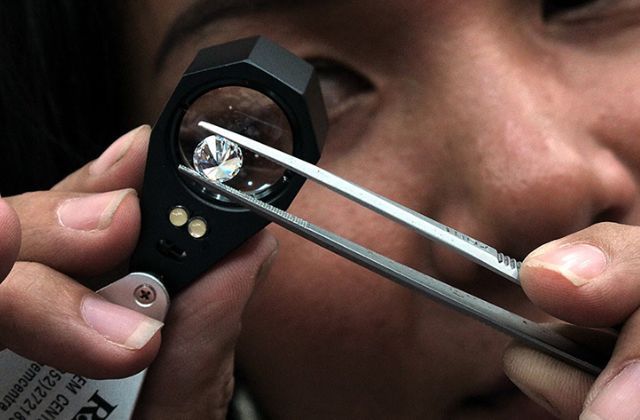 Bảng giá kiểm định đá quý mới nhất 2026
