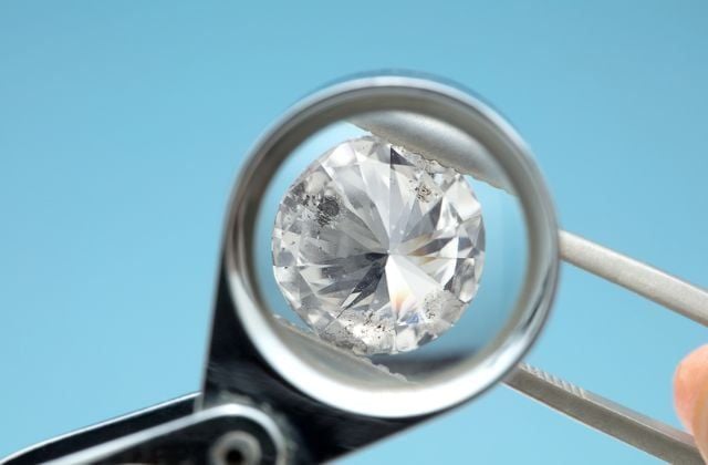 Blemish Trong Kim Cương Là Gì?