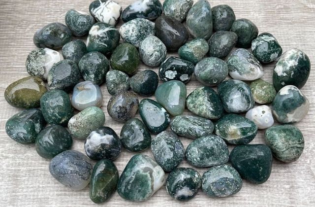 Đá Moss Agate là gì? Nguồn gốc, ý nghĩa phong thủy và giá trị
