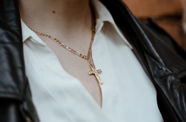 Top 15 mẫu dây chuyền vàng 10K đẹp và sang trọng 2025