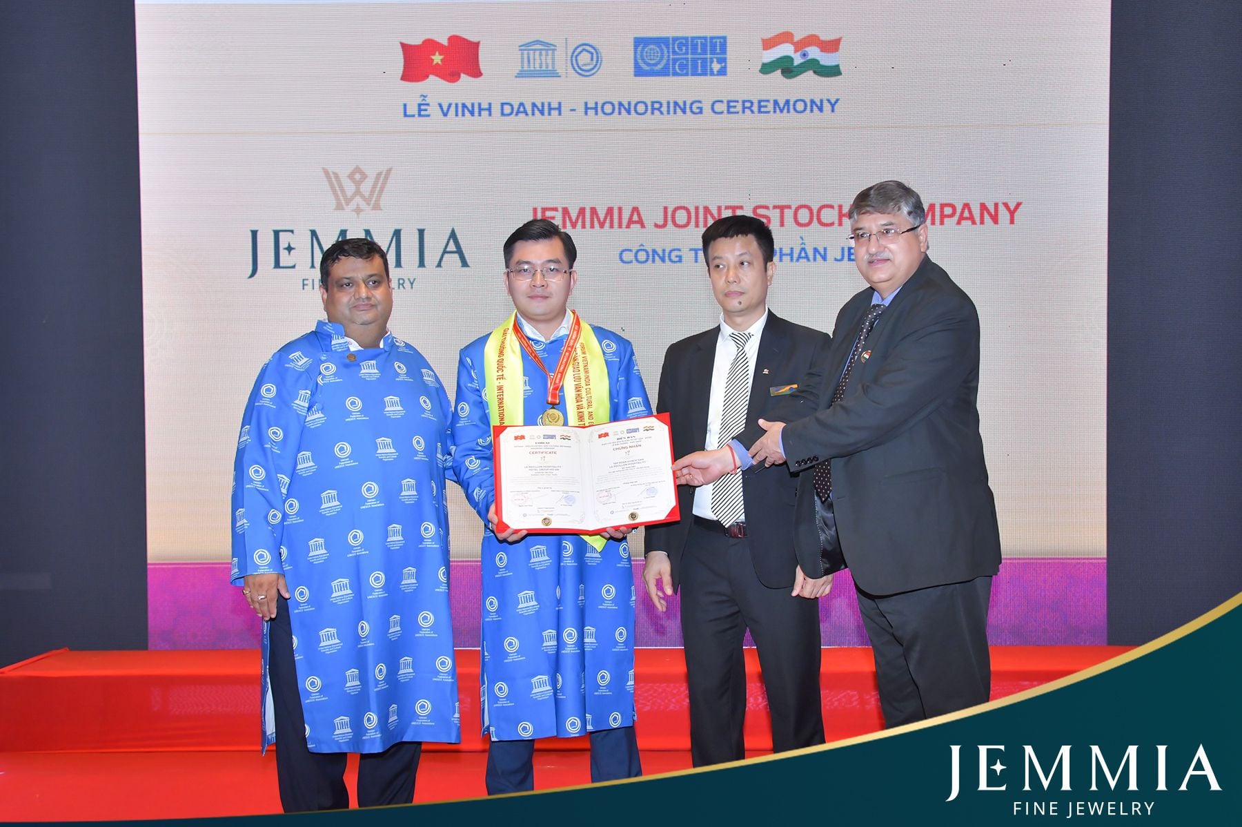 Jemmia Diamond - Được Vinh Danh Tại Diễn Đàn “Giao Lưu Văn Hóa Và Kinh Tế Việt Nam - Ấn Độ”