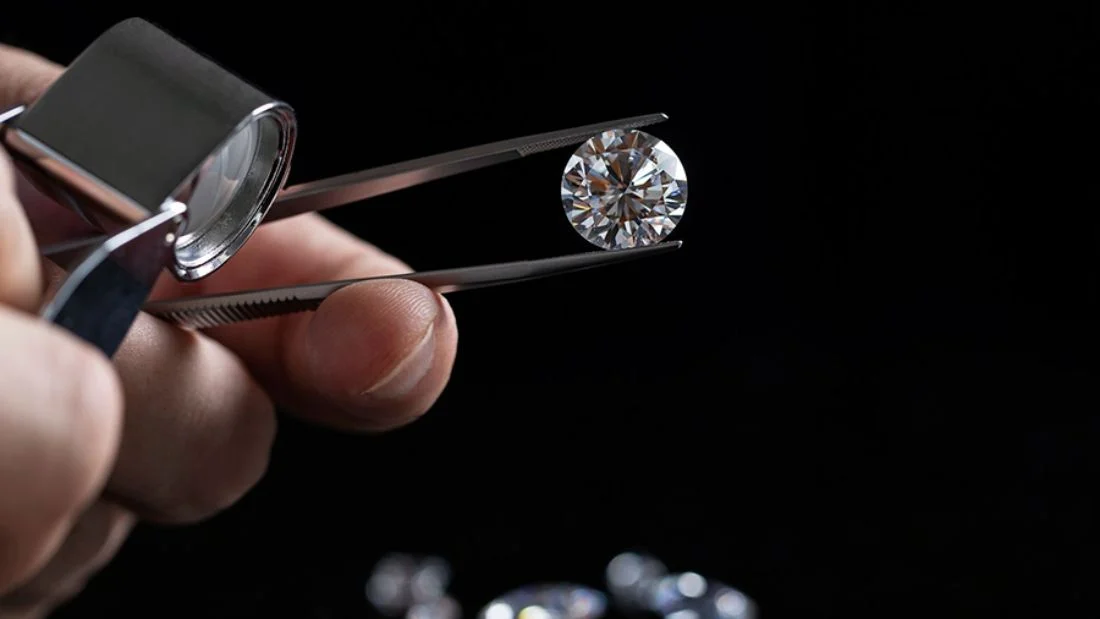 Kim Cương Thật Giá Bao Nhiêu Hiện Nay?