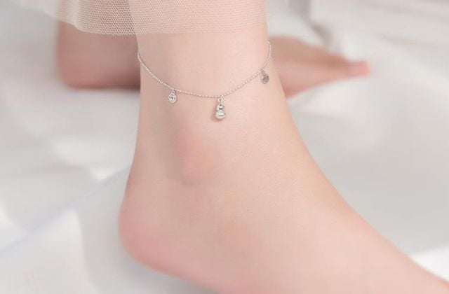 vong-chan-vang-trang