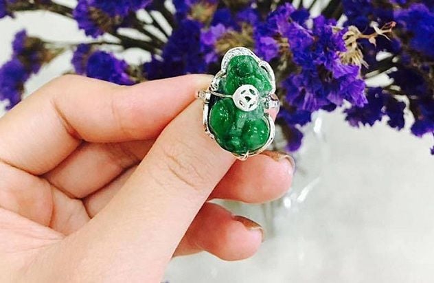 Cách Đeo Nhẫn Phong Thủy Tỳ Hưu Hút Tài Lộc Cả Năm
