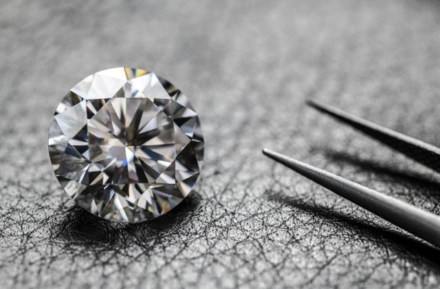 1 Carat Kim Cương Bao Nhiêu Tiền? Cập nhật giá mới nhất