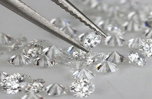 Kim Cương 3 Ly 8 Giá Bao Nhiêu?