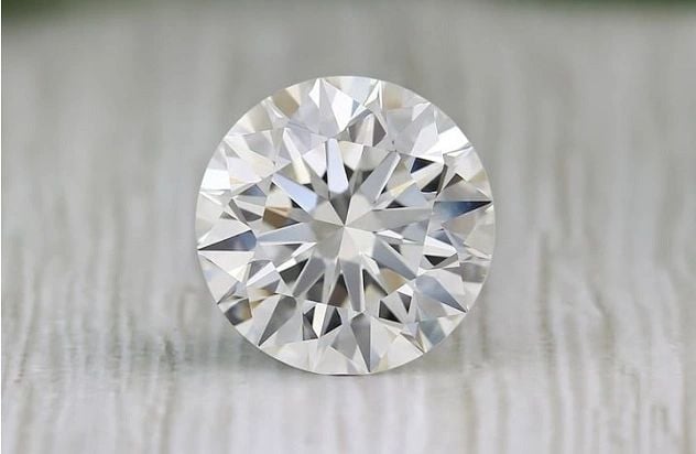 Kim Cương 3.5 Ly Giá Bao Nhiêu?