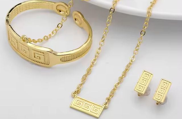 Vàng 585 Là Vàng Gì? 1 Chỉ Vàng 585 Giá Bao Nhiêu?