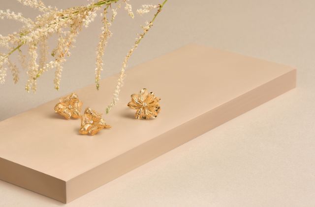 Vàng Tây Là Gì? 1 Chỉ Vàng Tây 10K, 14K, 18K Giá Bao Nhiêu?