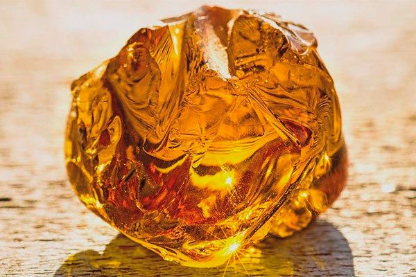 Hổ Phách Mật Lạp Là Gì? Công Dụng Và Ý Nghĩa Phong Thủy
