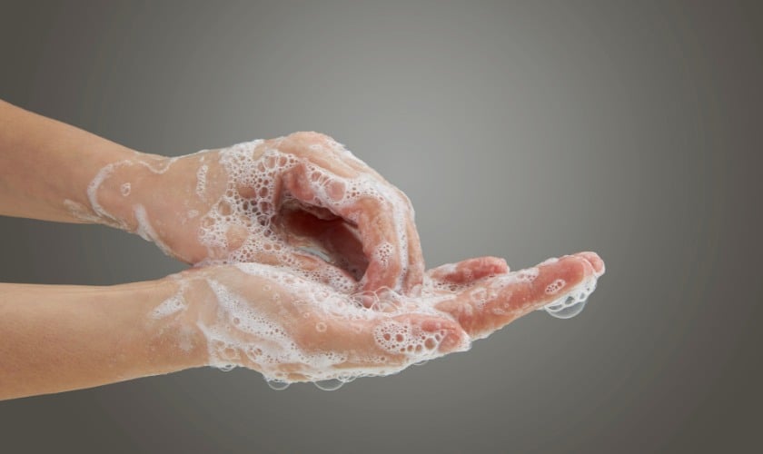 Tháo nhẫn bằng chất bôi trơn