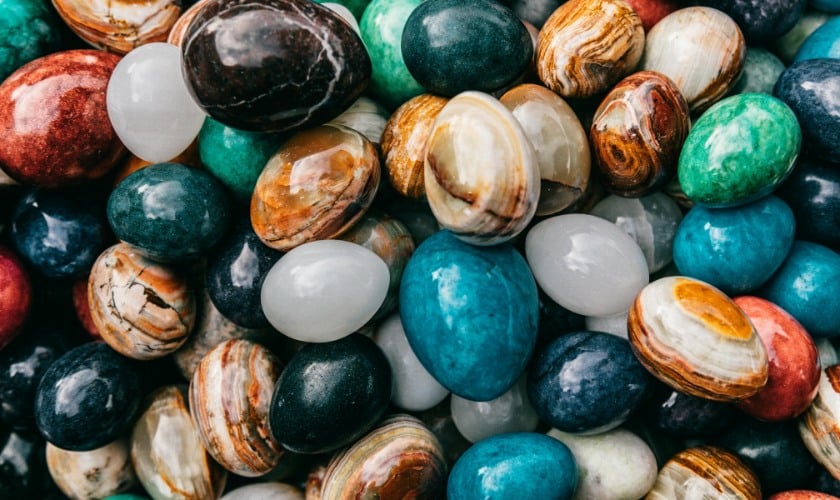 Đá Agate có độ cứng khá cao, từ 6.5 đến 7 trên thang Mohs