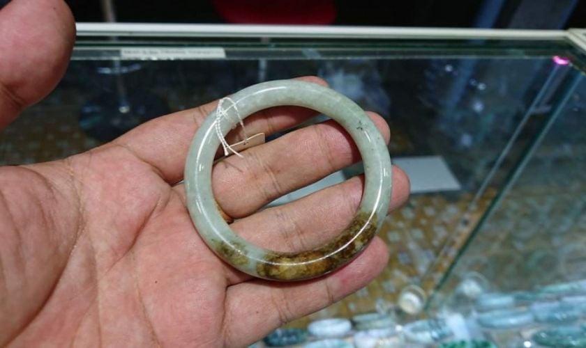 Giá đá Cẩm Thạch Huyết