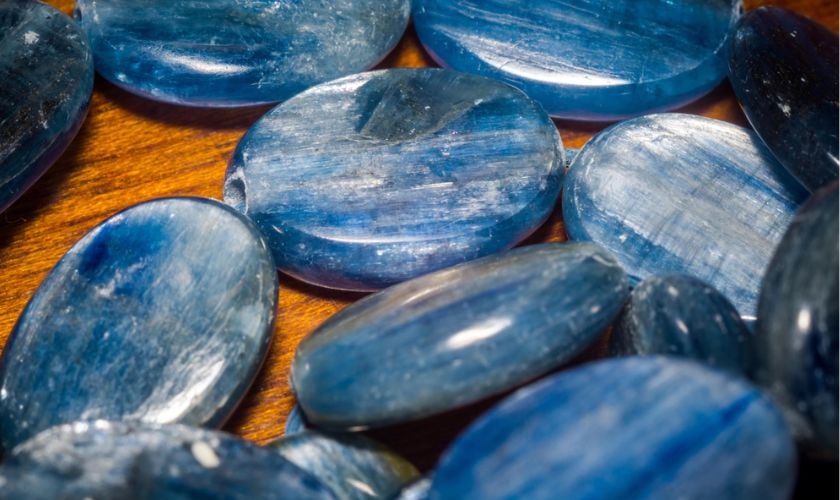Công dụng của đá Kyanite trong đời sống