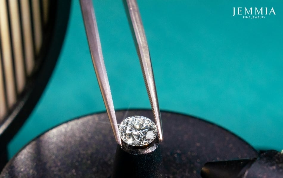 Có nên mua kim cương nước E không